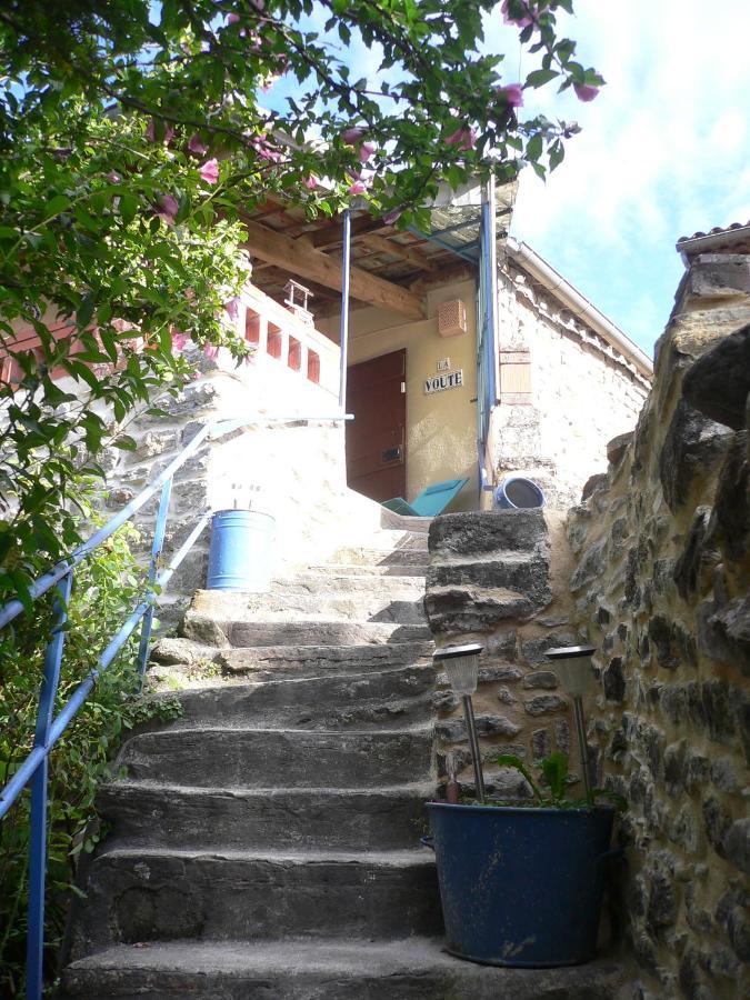 AUTHENTIQUE INDIVIDUELLE Maison de village Ardéchoise à Les Vans La Voûte Extérieur photo
