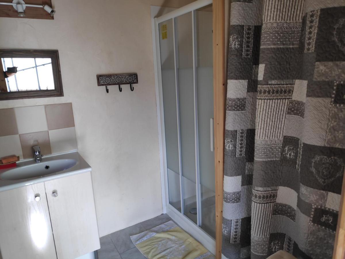 AUTHENTIQUE INDIVIDUELLE Maison de village Ardéchoise à Les Vans La Voûte Extérieur photo